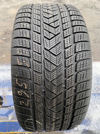 Pirelli Scorpion Winter 295/35 R21