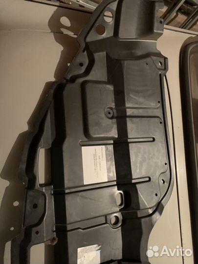 Пыльник (Лев+пр) моторного отсека Toyota CamryV40