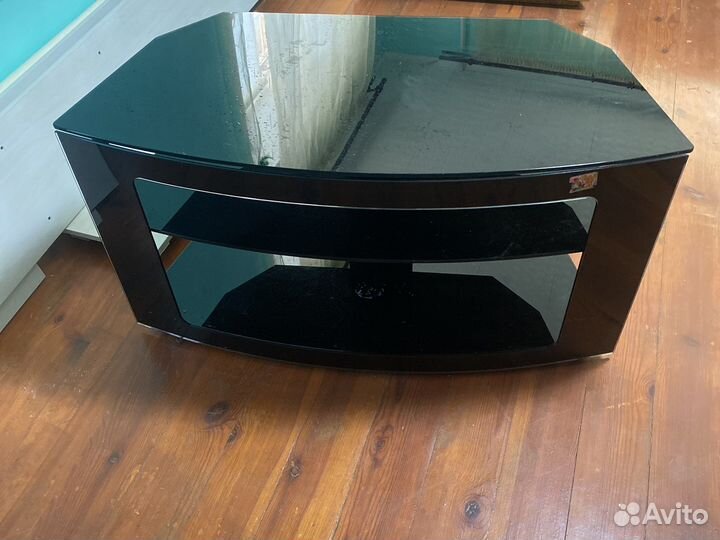 Стеклянная тумба под тв