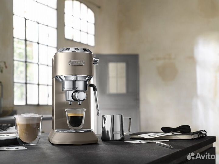 Кофеварка DeLonghi Dedica Arte EC885.BG