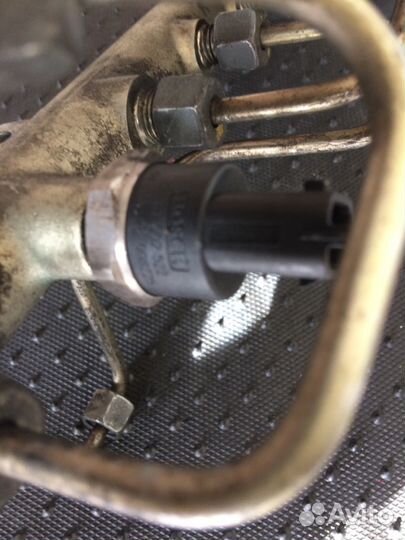 Рампа топливная дизельная б/у 0445214024