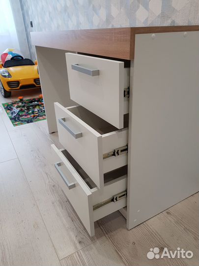 Письменный стол