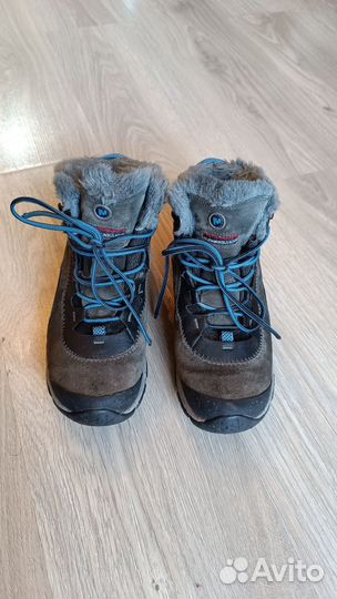 Трекинговые ботинки