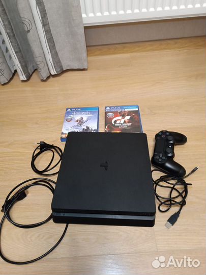 Sony PS4 slim 1tb + 2игры