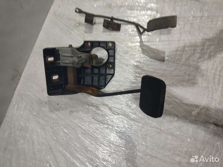 Педаль газа тормоза Mazda Tribute