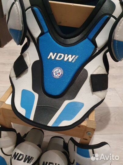 Нагрудник хоккейный