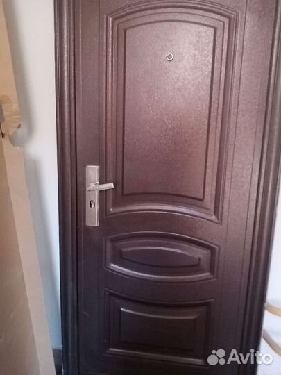 Дверь входная металлическая,б.у