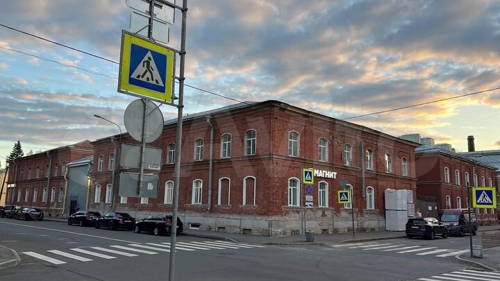 Торговая площадь, 352 м²