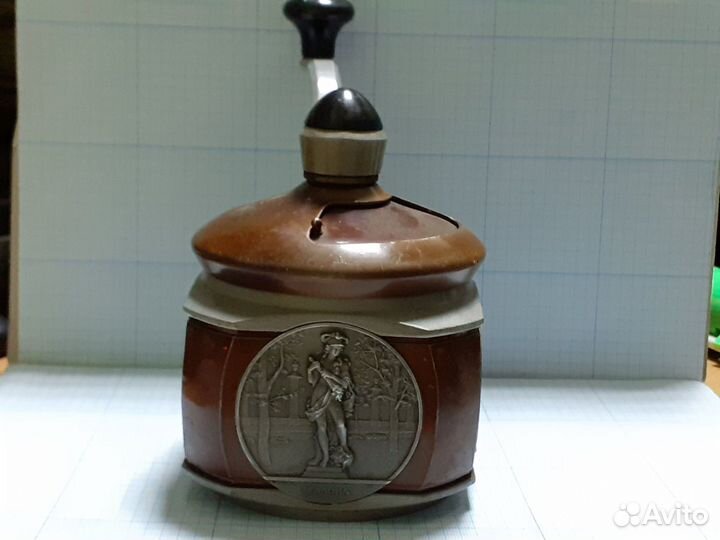 Скульптура летнего сада мельница перечница кофемол