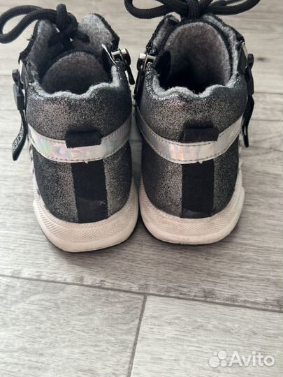 Ботинки демисезонные для девочки 26 размер