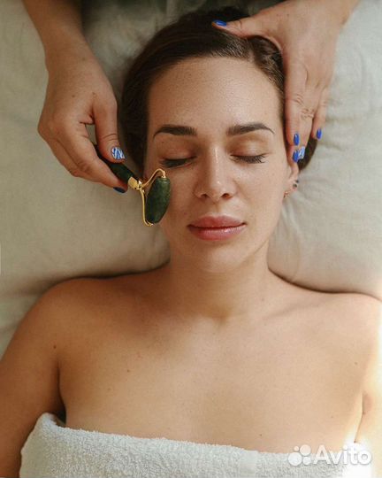 Антицеллюлитный массаж гуаша для девушек женщин