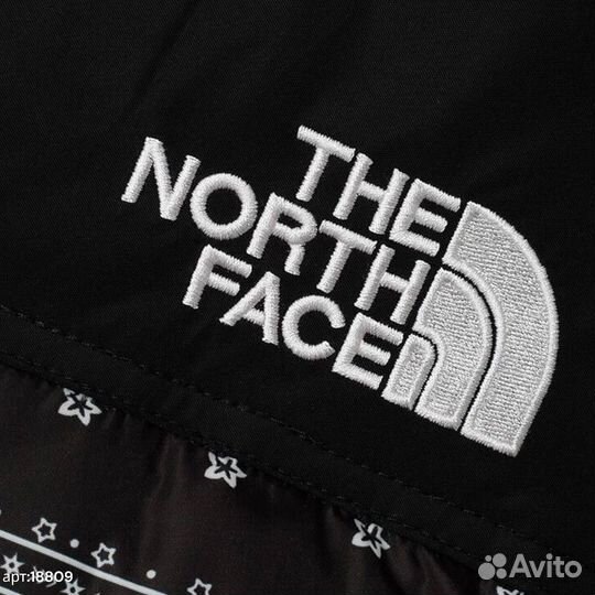 Зимняя куртка The North Face с узорами черно белая 40(XXS)