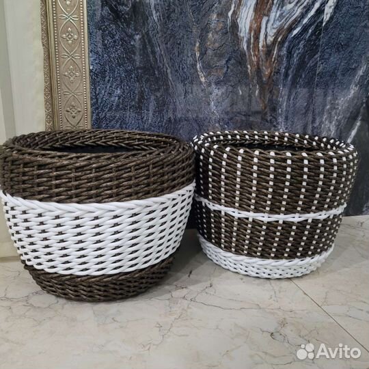 Кашпо из искусственного ротанга