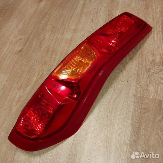Фонарь задний правый Nissan X-Trail T31 2007-2014