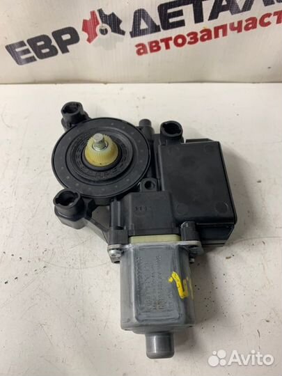 Мотор стеклоподъемника задний правый Volkswagen