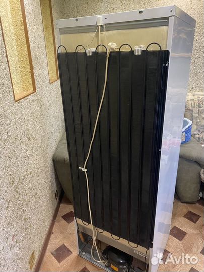 Морозильный шкаф indesit