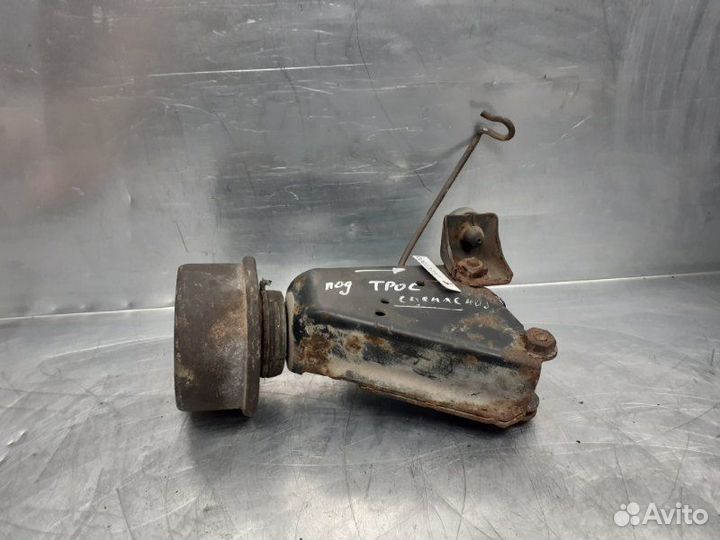 Опора кпп левая Volkswagen Transporter T4