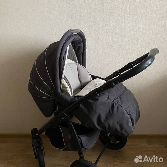 Коляска Zippy, универсальная 3 в 1