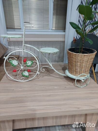 Подставка под цветы