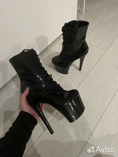 Ботильоны стрипы 38 новые