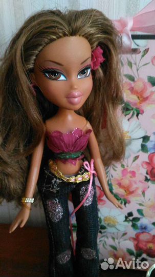 Кукла Bratz Flower Girlz Yasmin Цветы