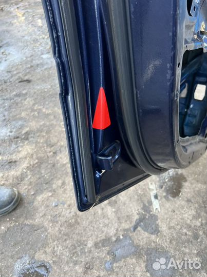 Задняя левая дверь BMW E39