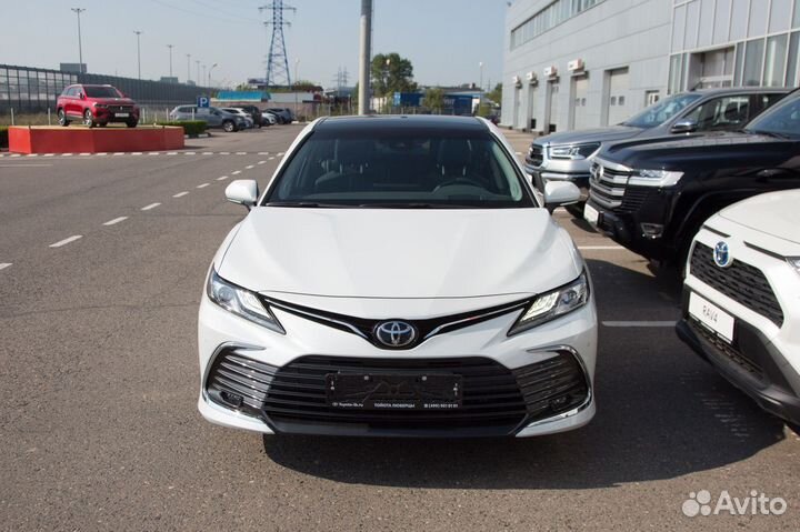 Toyota Camry 2.5 AT, 2023