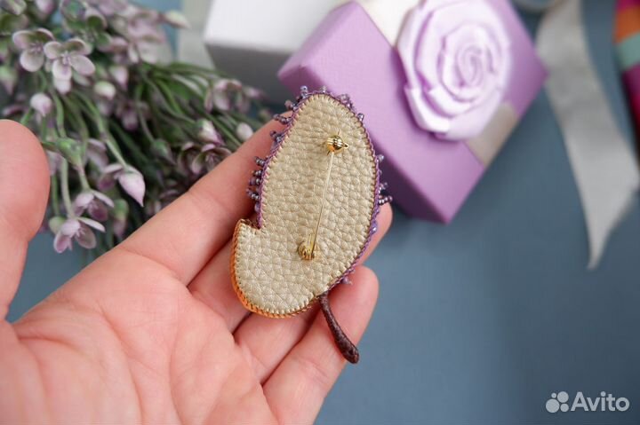 Брошь из бисера Веточка Сирени Цветущая Сирень