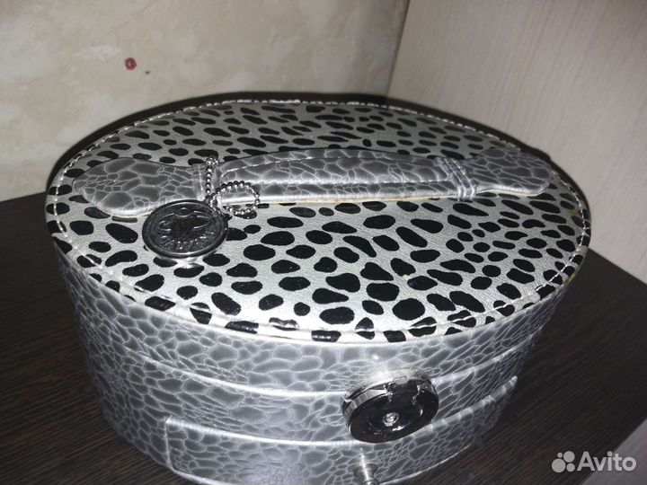 Шкатулка для украшений
