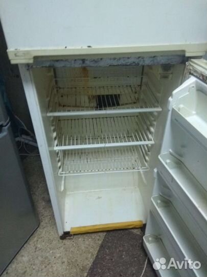Холодильник рабочий