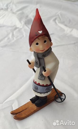 Фигурка Гном мальчик на лыжах. Новогодняя игрушка