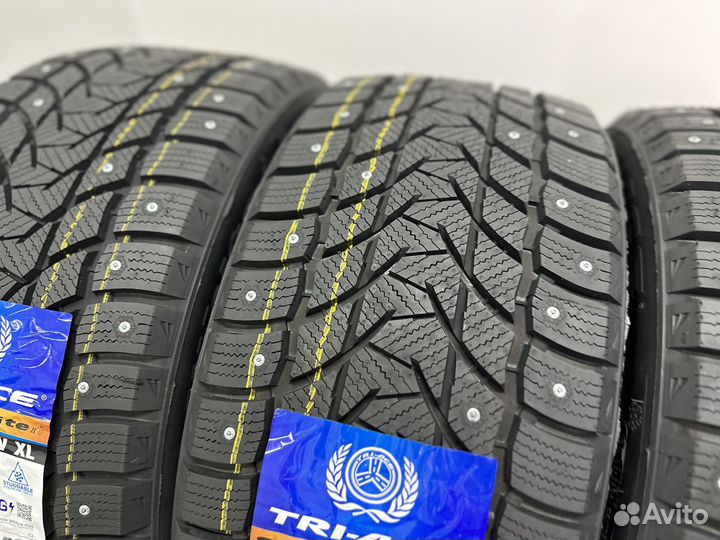 Tri Ace Snow White II Stud 235/40 R18 95V