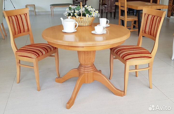 Стол обеденный