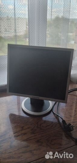 Монитор Samsung syncmaster 740n