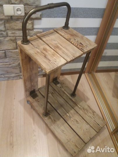 Подставка для цветов на колесиках