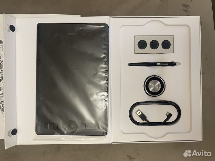 Графический планшет wacom intuos pro