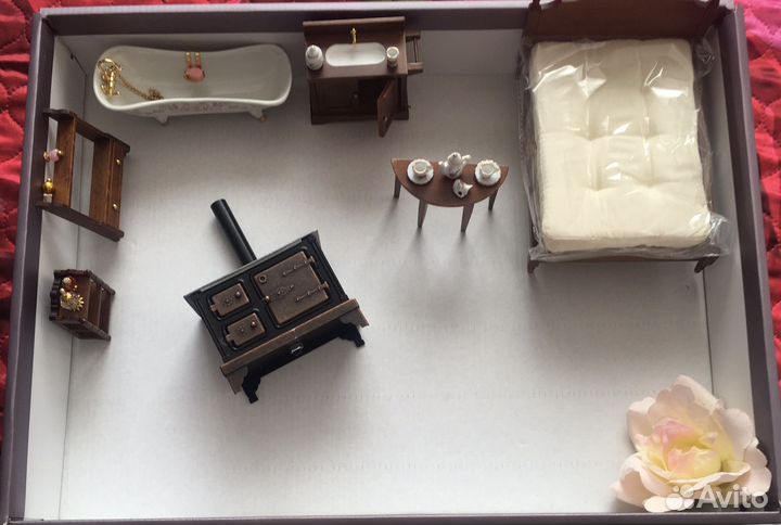 Мебель для кукольного домика