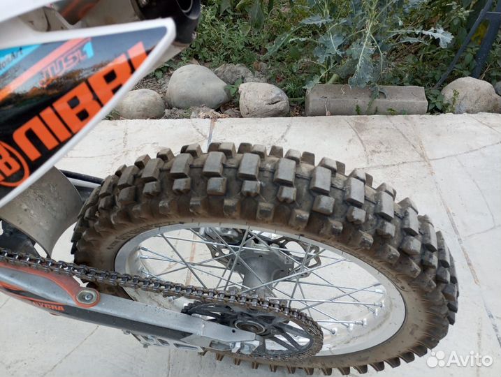 Кроссовый мотоцикл