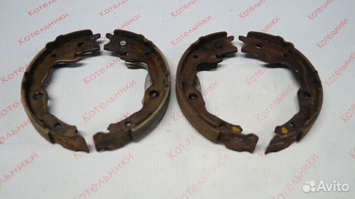 Nissan D4060-CY001 Колодки задние барабанные