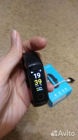 Смарт-браслет Huawei Honor Band 4