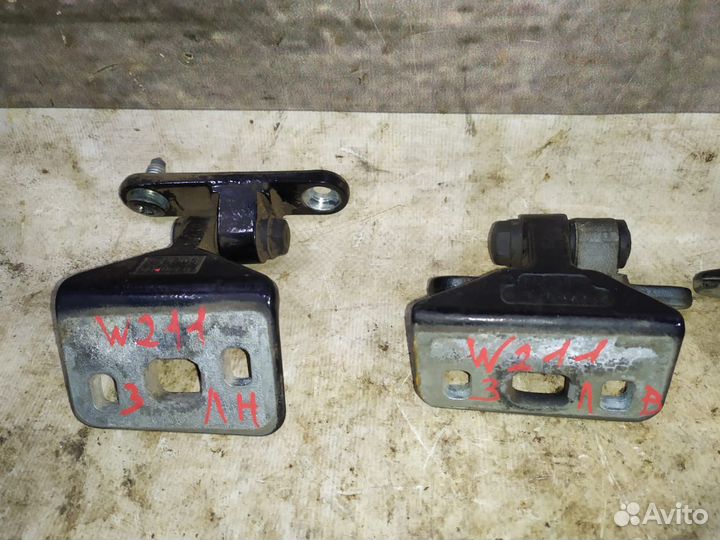 Петли левых дверей Mercedes W211