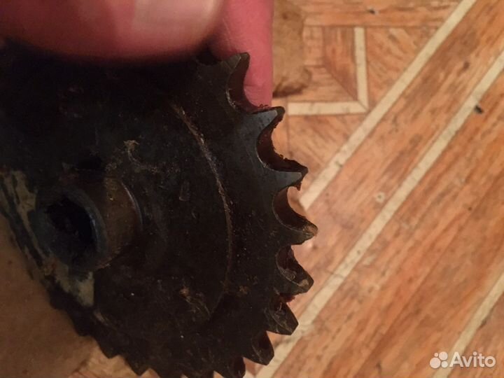 Звездочка на редуктор мотороллер муравей СССР