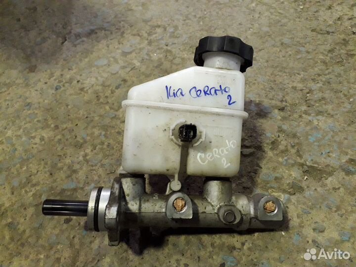 Главный тормозной цилиндр Киа Церато 2 Kia Cerato
