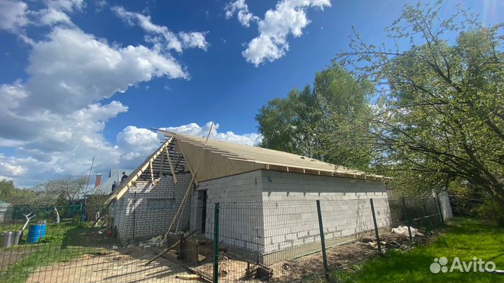 Бригада строителей