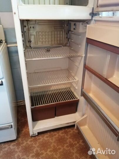 Холодильник витрина бу