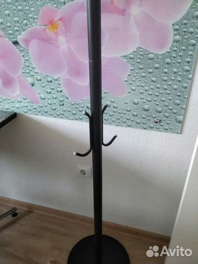Вешалка для одежды напольная металлическая