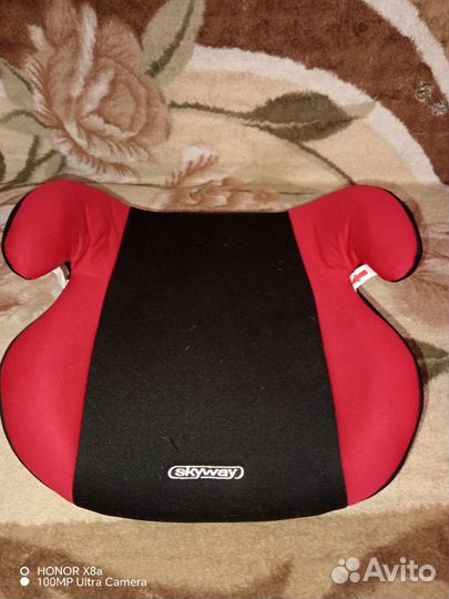 Детское сиденье в машину