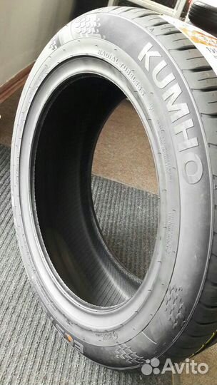 Kumho Ecsta HS51 205/65 R17 95H