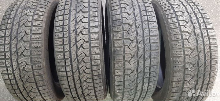 Kumho I'Zen RV Asymmetric 235/55 R17 99H