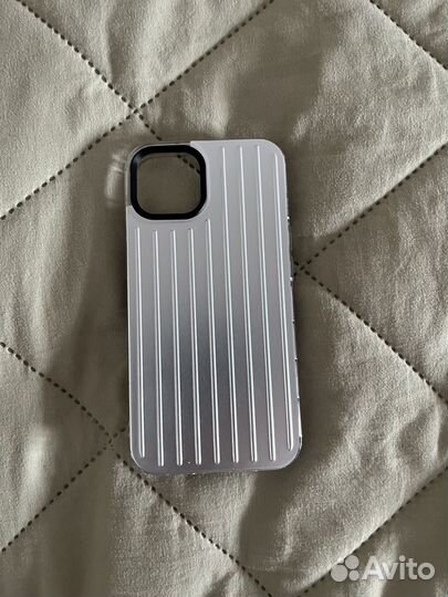 Чехол на iPhone 13